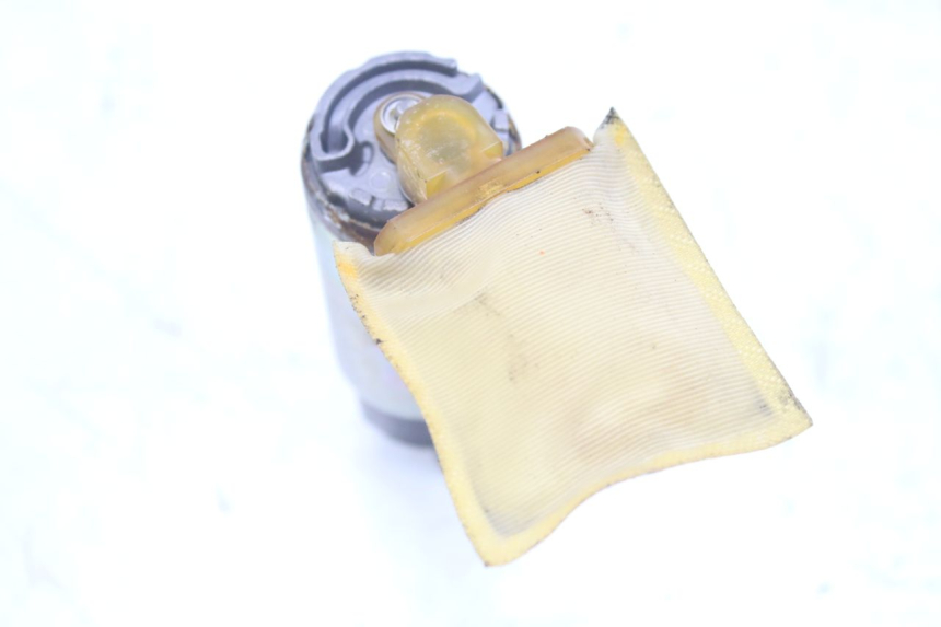 photo de POMPE A ESSENCE TRIUMPH SPRINT ST 955 (1999 - 2001)