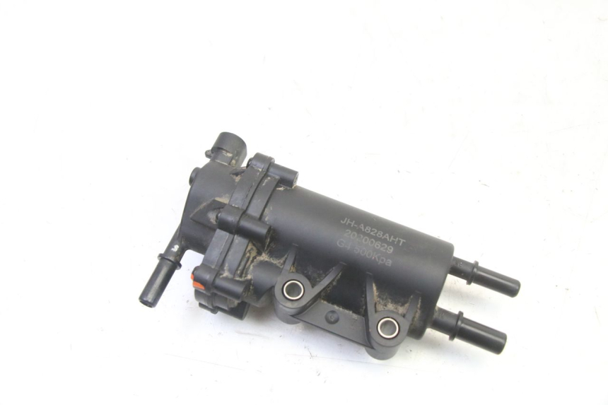 photo de POMPE A ESSENCE PEUGEOT STREETZONE I NAKED 2T 50 (2018 - 2020)