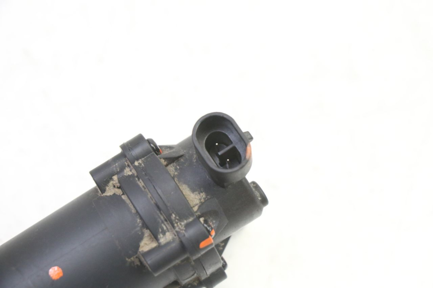 photo de POMPE A ESSENCE PEUGEOT STREETZONE I NAKED 2T 50 (2018 - 2020)