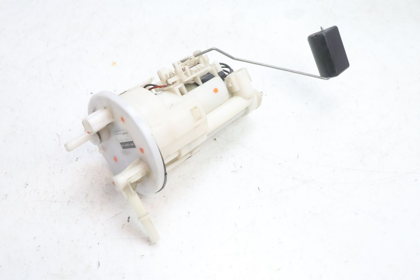 photo de POMPE A ESSENCE YAMAHA TDM ABS 900 (2002 - 2014) - Autre angle de vue