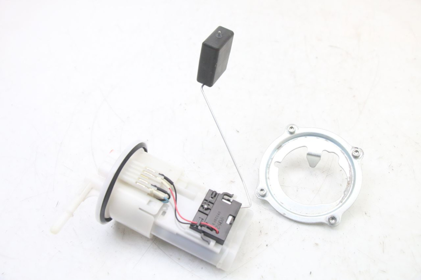 photo de POMPE A ESSENCE YAMAHA TRACER 7 700 (2020 - 2024) - Vue principale