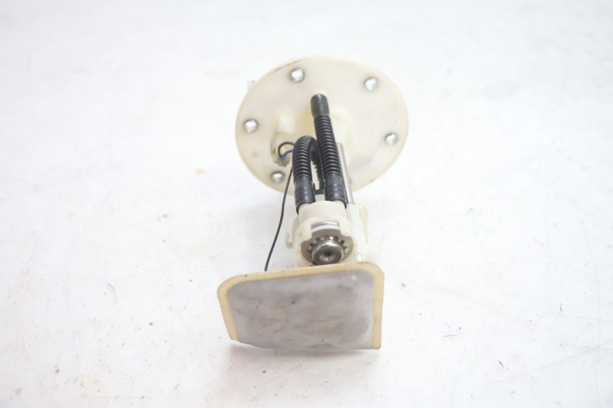 photo de POMPE A ESSENCE PEUGEOT TWEET 4T 50 (2018 - 2022) - Gros plan technique