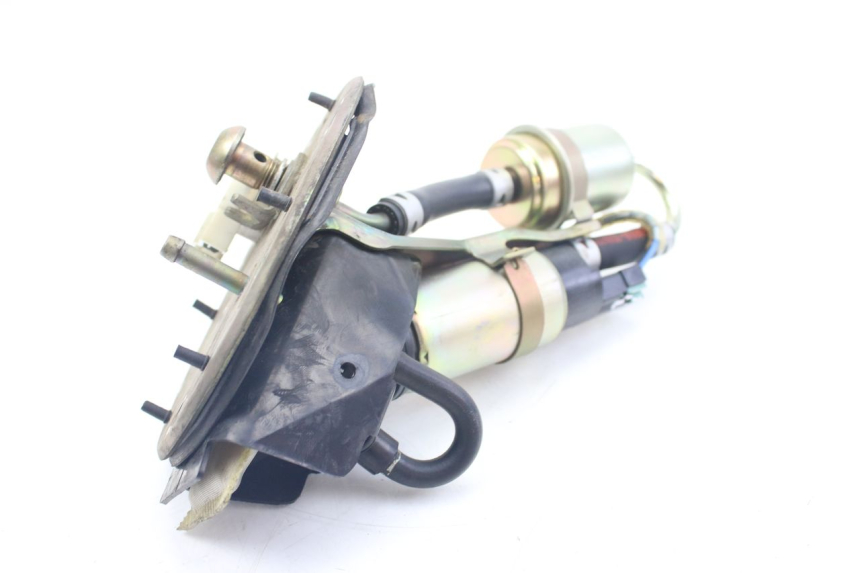 photo de POMPE A ESSENCE HONDA VFR FI RC46 800 (1998 - 2001) - Gros plan technique
