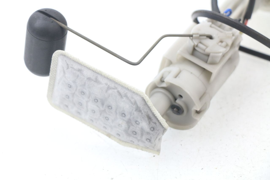 photo de POMPE A ESSENCE YAMAHA XMAX X-MAX ABS 125 (2014 - 2016) - Autre angle de vue