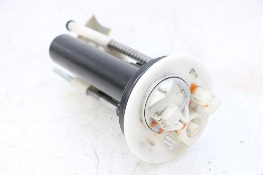 photo de POMPE A ESSENCE YAMAHA XMAX X-MAX 125 (2006 - 2009) - État de surface