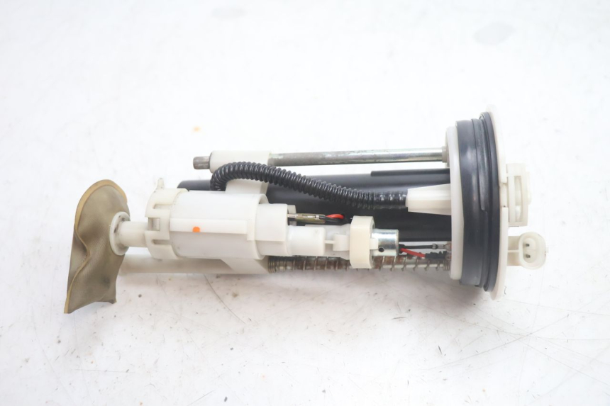 photo de POMPE A ESSENCE YAMAHA XMAX X-MAX 125 (2006 - 2009) - Vue principale