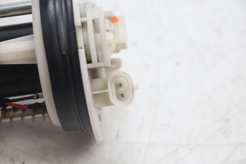 photo de POMPE A ESSENCE YAMAHA XMAX X-MAX 125 (2006 - 2009) - Détail de la pièce