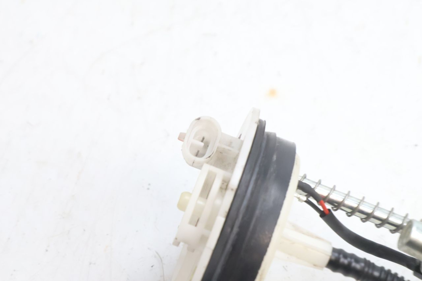 photo de POMPE A ESSENCE YAMAHA X-MAX XMAX 125 (2010 - 2013) - Zoom état d’usage