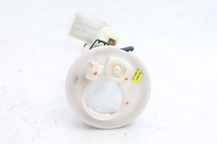 photo de POMPE A ESSENCE YAMAHA X-MAX XMAX 125 (2010 - 2013) - Autre angle de vue
