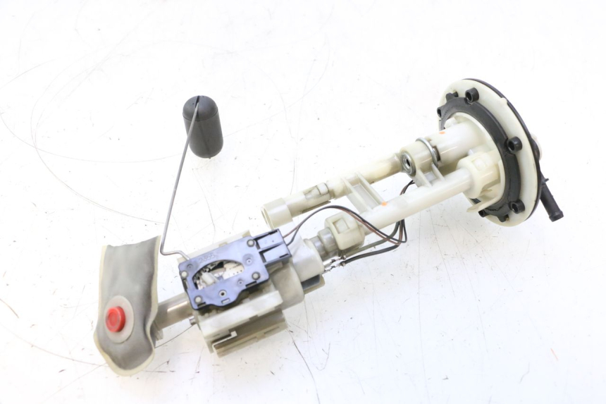 photo de POMPE A ESSENCE YAMAHA XP T-MAX ABS 500 (2005 - 2005) - Vue principale
