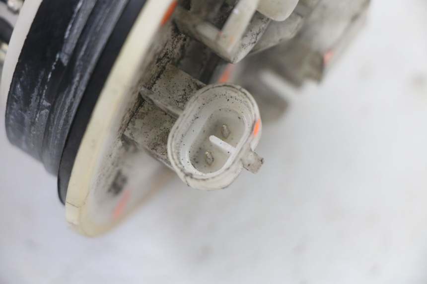 photo de POMPE A ESSENCE YAMAHA X-MAX XMAX ABS 250 (2010 - 2014)