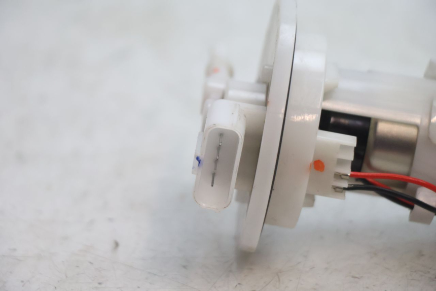 photo de POMPE A ESSENCE PIAGGIO ZIP 4T 50 (2018 - 2020) - Autre angle de vue