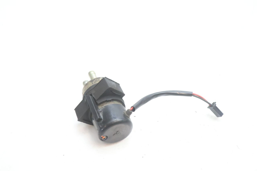 photo de POMPE A ESSENCE KAWASAKI ZX-6R ZX6R 600 (1995 - 1997) - Gros plan technique