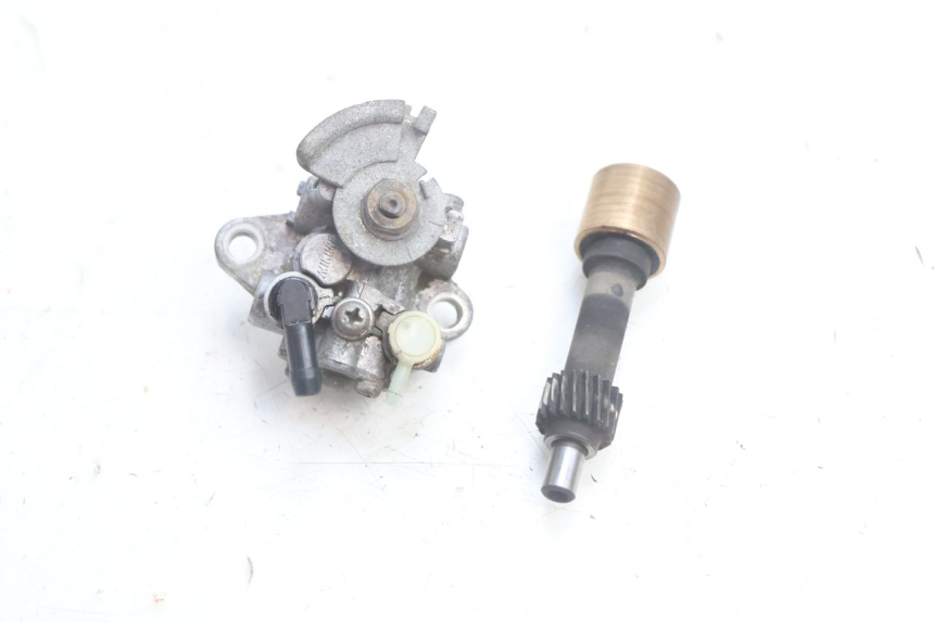 photo de POMPE A HUILE PEUGEOT BUXY 50 (1993 - 1998) - Vue principale