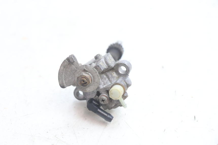 photo de POMPE A HUILE PEUGEOT BUXY 50 (1993 - 1998) - Gros plan technique