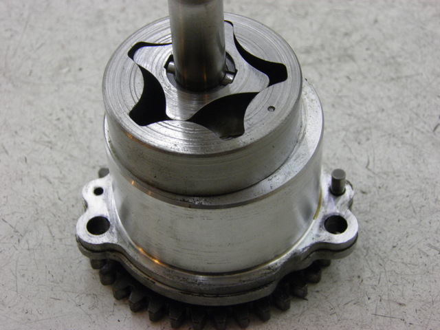 photo de POMPE A HUILE KAWASAKI ZZR 600 (1995 - 2004)