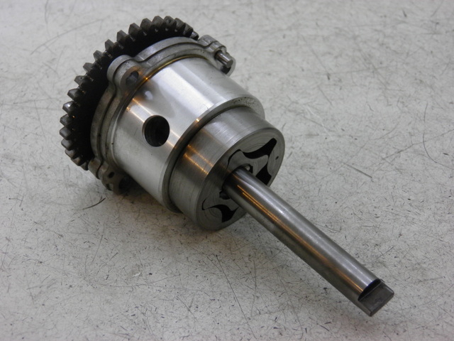 photo de POMPE A HUILE KAWASAKI ZZR 600 (1995 - 2004)
