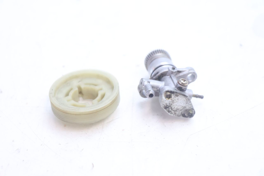 photo de POMPE A HUILE YAMAHA SLIDER 50 (1999 - 2004) - Autre angle de vue