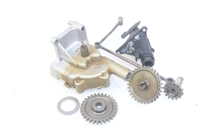 photo de POMPE A HUILE TRIUMPH SPRINT ST 955 (1999 - 2001)