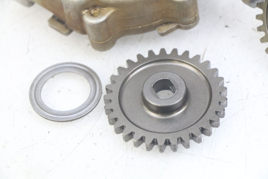 photo de POMPE A HUILE TRIUMPH SPRINT ST 955 (1999 - 2001)