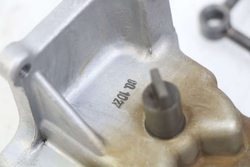 photo de POMPE A HUILE TRIUMPH SPRINT ST 955 (1999 - 2001)