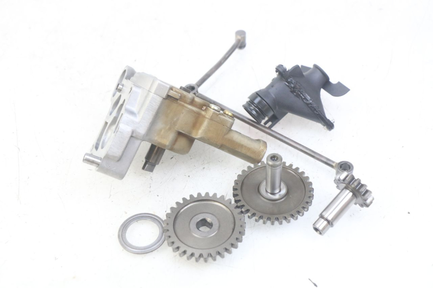 photo de POMPE A HUILE TRIUMPH SPRINT ST 955 (1999 - 2001)