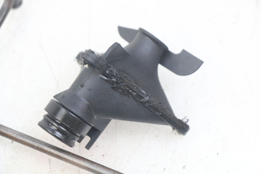 photo de POMPE A HUILE TRIUMPH SPRINT ST 955 (1999 - 2001)