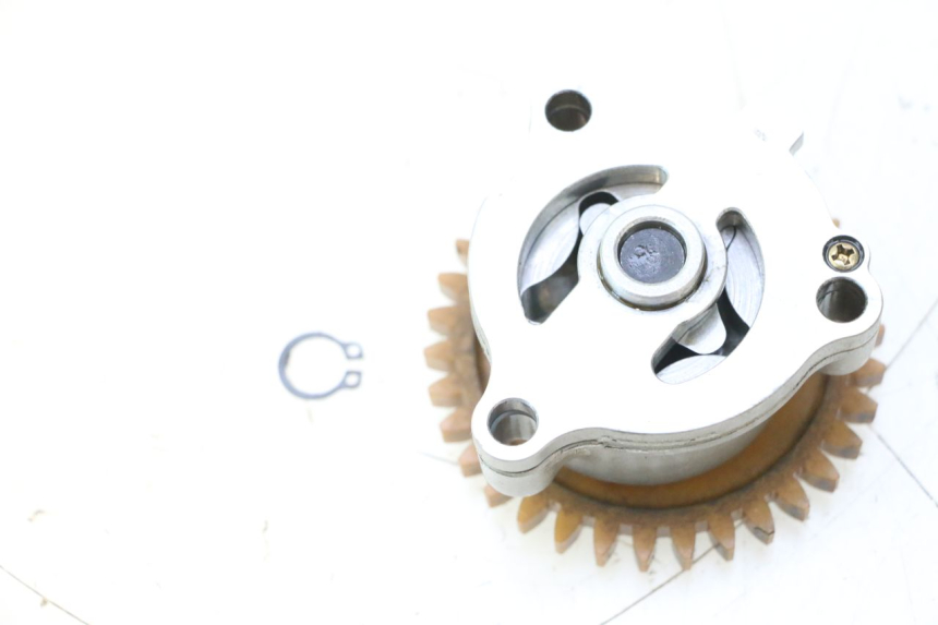 photo de POMPE A HUILE SUZUKI SV S 650 (2003 - 2009) - Détail de la pièce