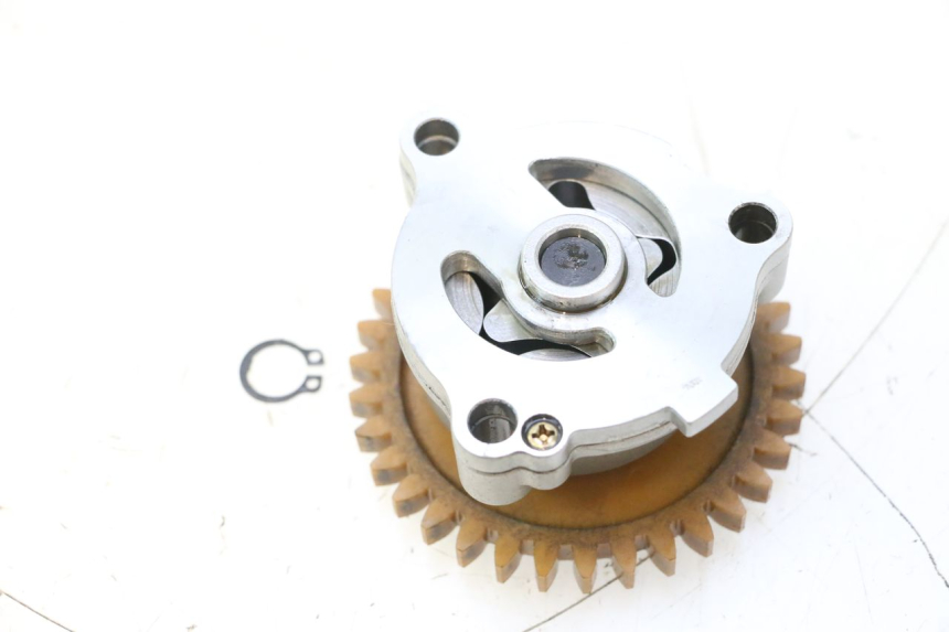 photo de POMPE A HUILE SUZUKI SV S 650 (2003 - 2009) - Autre angle de vue