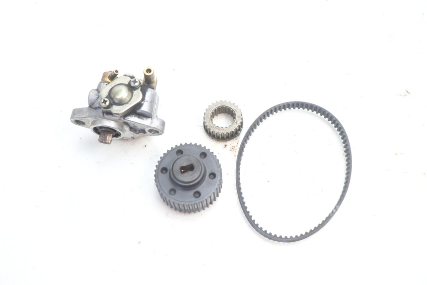photo de POMPE A HUILE PIAGGIO TYPHOON 50 (2000 - 2009) - Autre angle de vue