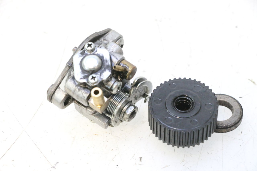 photo de POMPE A HUILE PIAGGIO VESPA PRIMAVERA 2T 50 (2013 - 2018) - Autre angle de vue