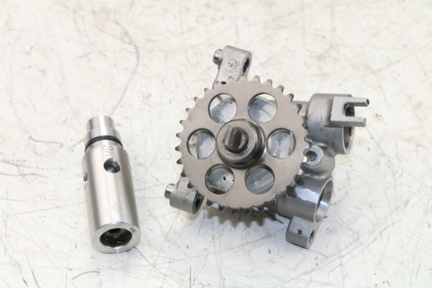 photo de POMPE A HUILE YAMAHA FZ6 FAZER 600 (2004 - 2006)