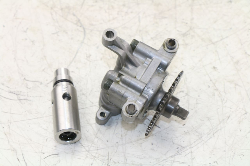 photo de POMPE A HUILE YAMAHA FZ6 FAZER 600 (2004 - 2006)