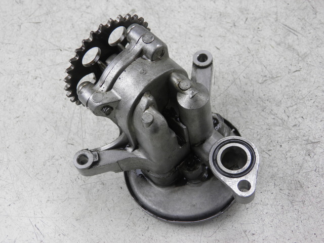 photo de POMPE A HUILE YAMAHA XJ F 900 (1983 - 1994)