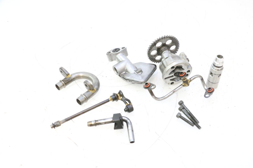 photo de POMPE A HUILE YAMAHA YZF R GENESIS 750 (1993 - 1998) - Autre angle de vue
