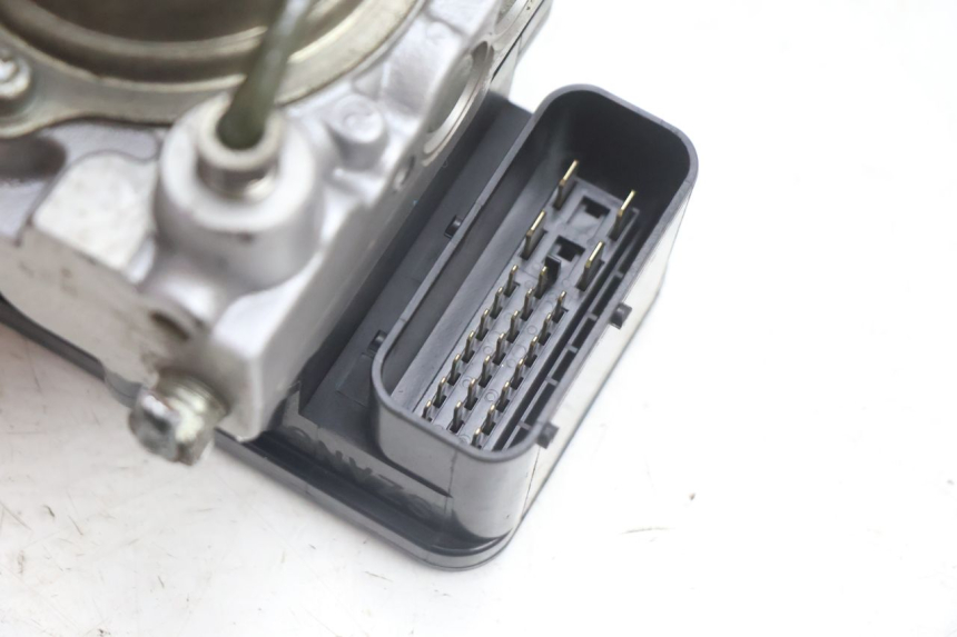 photo de POMPE ABS  SUZUKI BURGMAN EXECUTIVE ABS 650 (2006 - 2012) - Zoom état d’usage