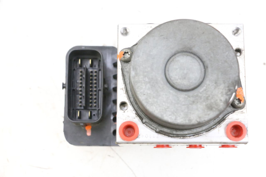 photo de POMPE ABS YAMAHA FJR ABS 1300 (2006 - 2012) - Points de fixation