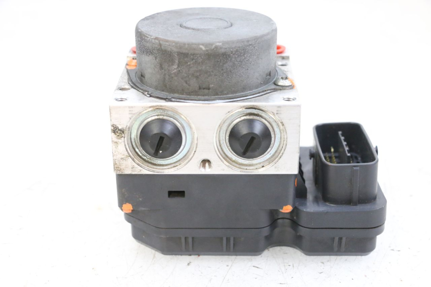 photo de POMPE ABS YAMAHA FJR ABS 1300 (2006 - 2012) - Marquages et références