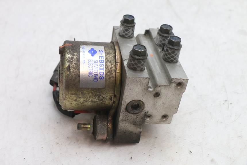 photo de POMPE ABS  YAMAHA FJR 1300 (2001 - 2005) - Zoom état d’usage