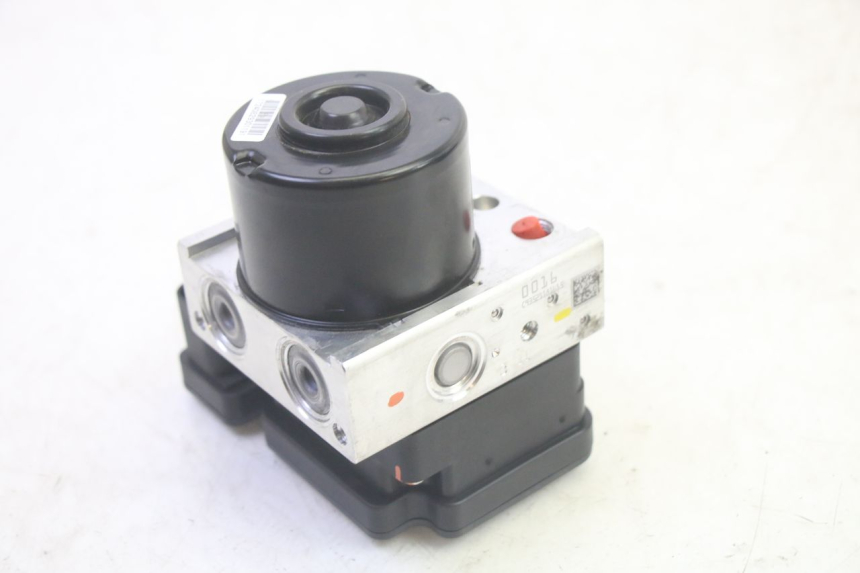 photo de POMPE ABS  PIAGGIO MP3 HPE 350 (2018 - 2020) - Points de fixation