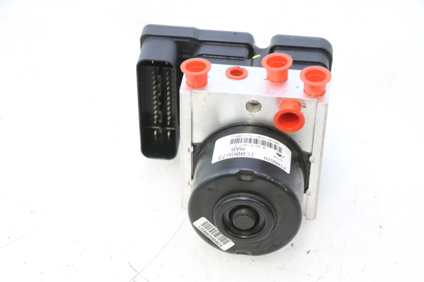 photo de POMPE ABS  PIAGGIO MP3 HPE 530 (2022 - 2026) - Vue rapprochée