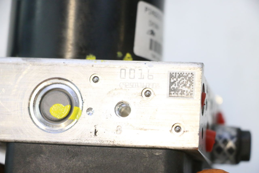 photo de POMPE ABS  PIAGGIO MP3 500 (2016 - 2018) - Détail de la pièce