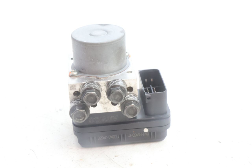 photo de POMPE ABS  YAMAHA N-MAX NMAX 125 (2021 - 2024) - Gros plan technique
