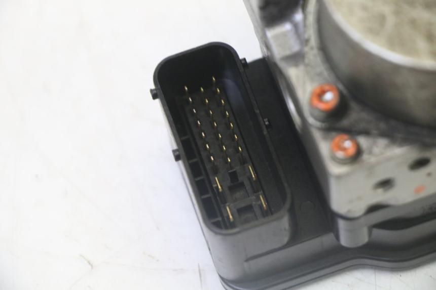 photo de POMPE ABS  PEUGEOT SATELIS 125 (2013 - 2018) - Autre angle de vue