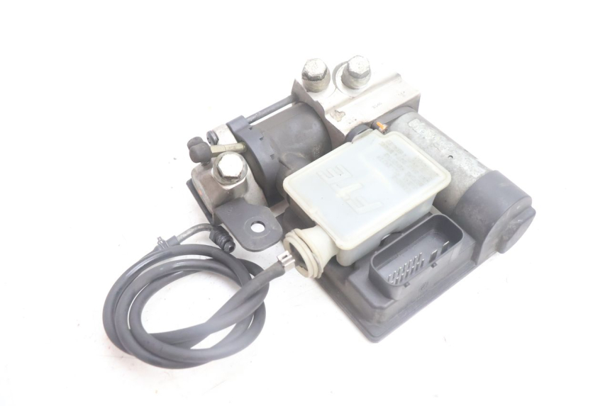 photo de POMPE ABS PEUGEOT SATELIS 125 (2006 - 2009) - Autre angle de vue