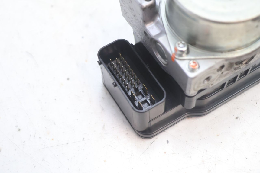 photo de POMPE ABS  PEUGEOT SATELIS 125 (2013 - 2018) - Points de fixation