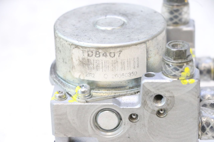 photo de POMPE ABS  PEUGEOT SATELIS 125 (2013 - 2018) - Zoom composants