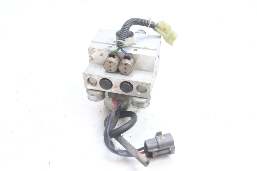 photo de POMPE ABS  YAMAHA TDM ABS 900 (2002 - 2014) - Autre angle de vue