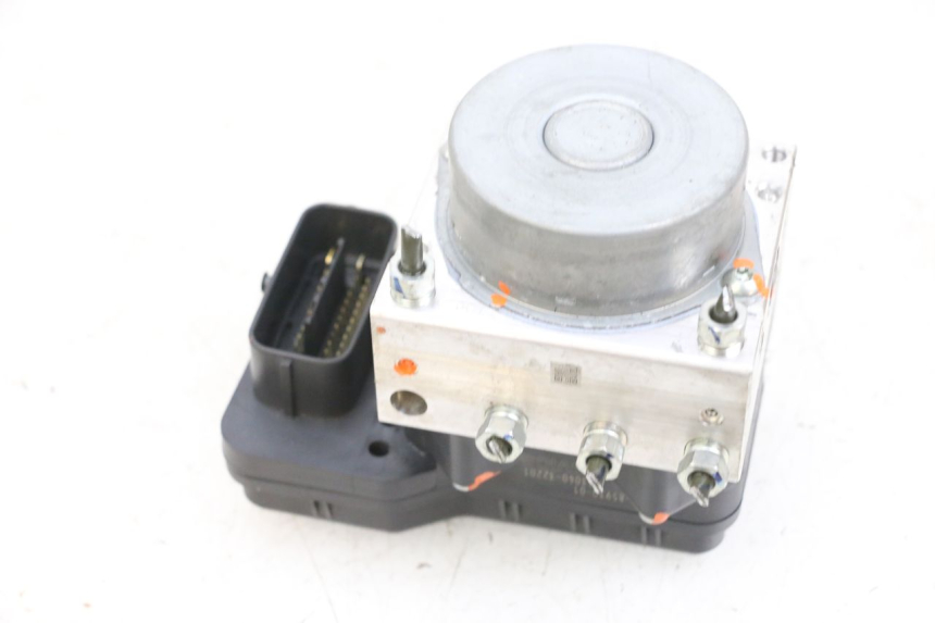 photo de POMPE ABS  YAMAHA TRICITY 300 (2020 - 2024) - Gros plan technique