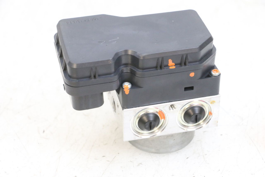 photo de POMPE ABS  YAMAHA TRICITY 300 (2020 - 2024) - Marquages et références